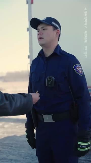 逃出无人区 （32集）热门爆款短剧
