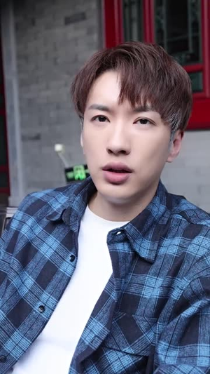 我靠摆摊买下一座岛 (80集)短剧热播中