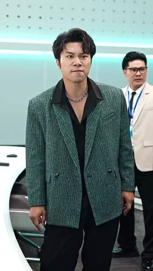 觉醒后校花哭着说爱我 (71集)悬疑短剧推荐
