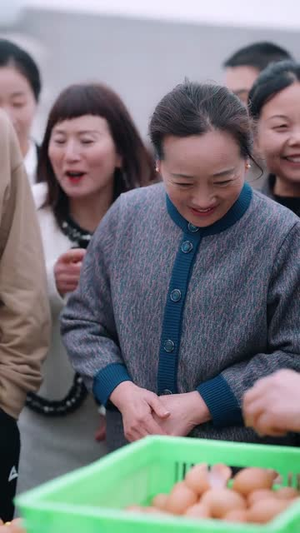 重生08：废品佬逆袭亿万富翁（80集）今日最火短剧