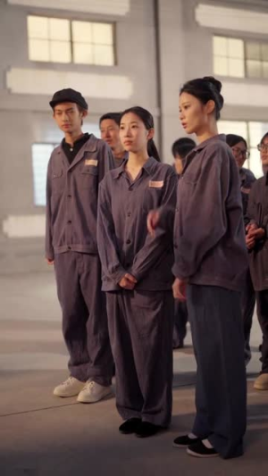 我穿书后撑起姊妹们的家(71集) 我穿书后撑起姊妹们的家(71集)甜宠短剧追到爽