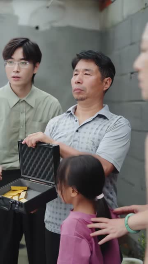 穿梭外星教种地，老农逆袭救孙女（62集）演的怎么样