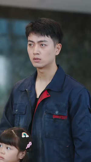 嘲笑我只会搬砖,女神老婆带崽接我回家(80集) 嘲笑我只会搬砖,女神老婆带崽接我回家(80集)追短剧太上头了