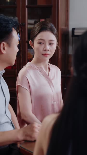 二婚当天,儿子带着整车嫁妆来认亲(69 集) 二婚当天,儿子带着整车嫁妆来认亲(69 集)热门火爆短剧