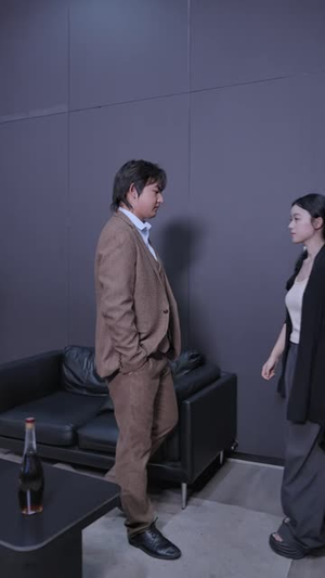 挣脱深渊后她光芒万丈(33 集) 挣脱深渊后她光芒万丈(33 集)古装短剧热播