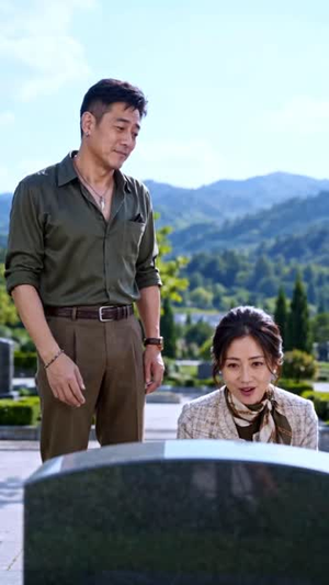 搂在怀里的校花是大佬第二季（120集）演员名短剧大全