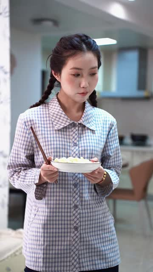重生除夕,不做掌中棋(25集) 重生除夕,不做掌中棋(25集)不用忍受广告