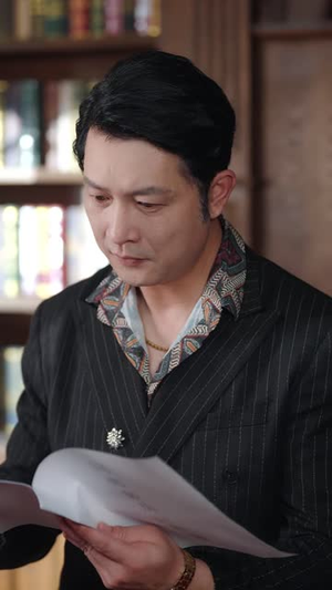 白手起家,我从保安打拼成传奇(81 集) 白手起家,我从保安打拼成传奇(81 集)扎心短剧