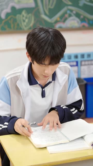 春风渡三班(40 集) 春风渡三班(40 集)无断更